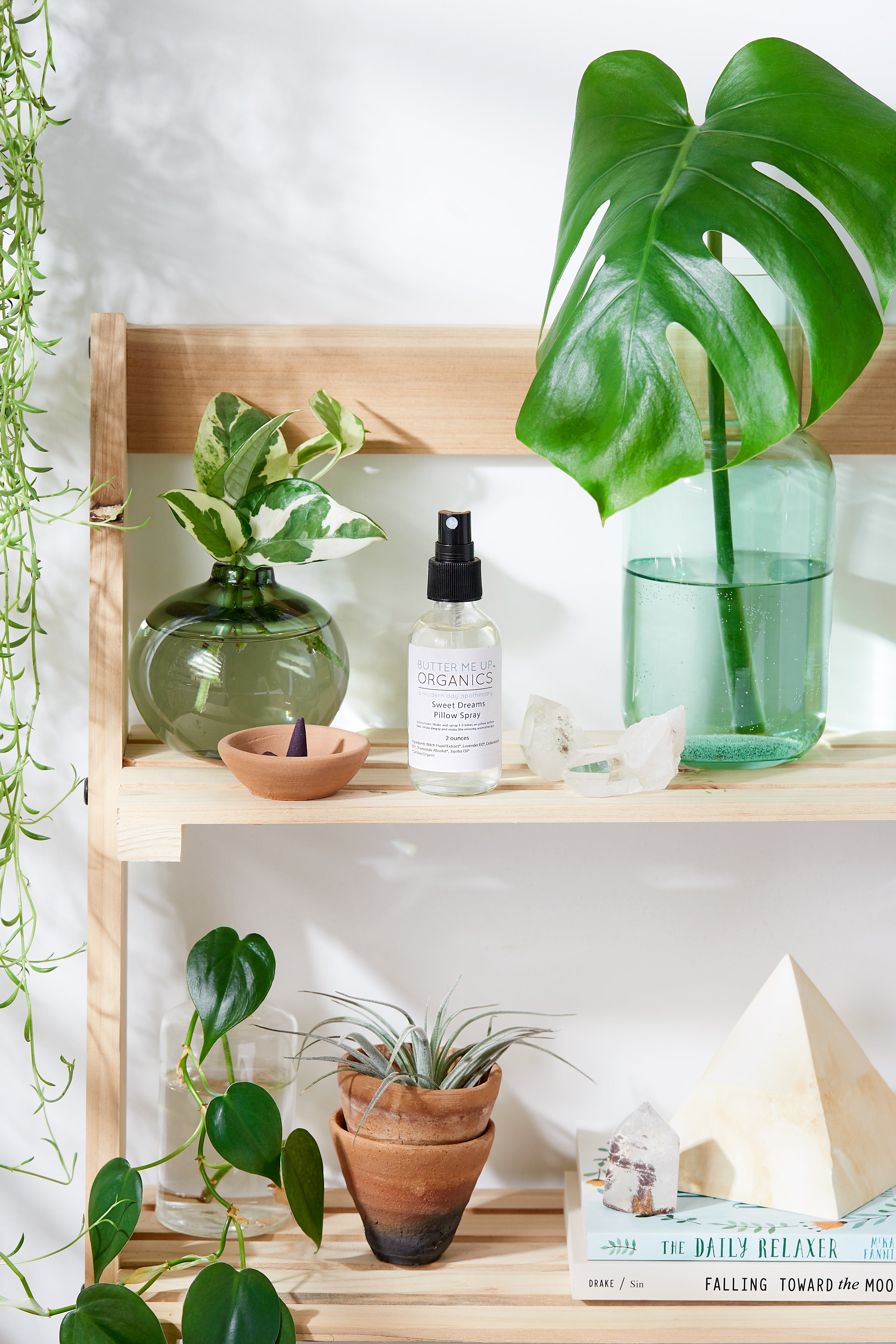 Organic Pillow Mist / Aromatherapy  / Relaxing Essential Oils / Gentle Sleep / Butter Me Up Organics Organic Pillow Mist / Aromatherapy  / Relaxing Essential Oils / Gentle Sleep / Butter Me Up Organics