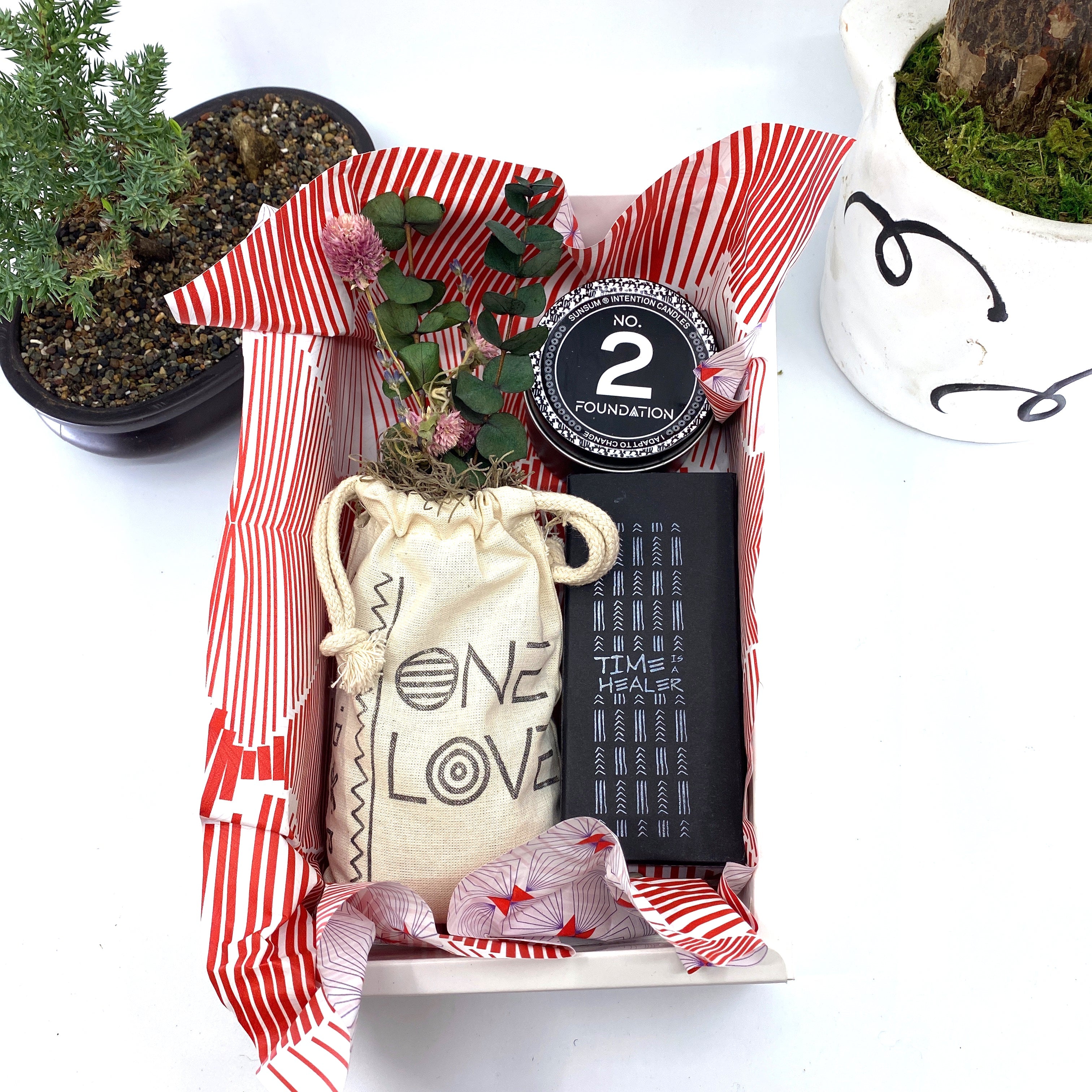 Words of Affirmation, One Love, Dried Flower Bouquet & Self-Care, Gift Set Sunsum® Words of Affirmation, One Love, Dried Flower Bouquet & Self-Care, Gift Set Sunsum®