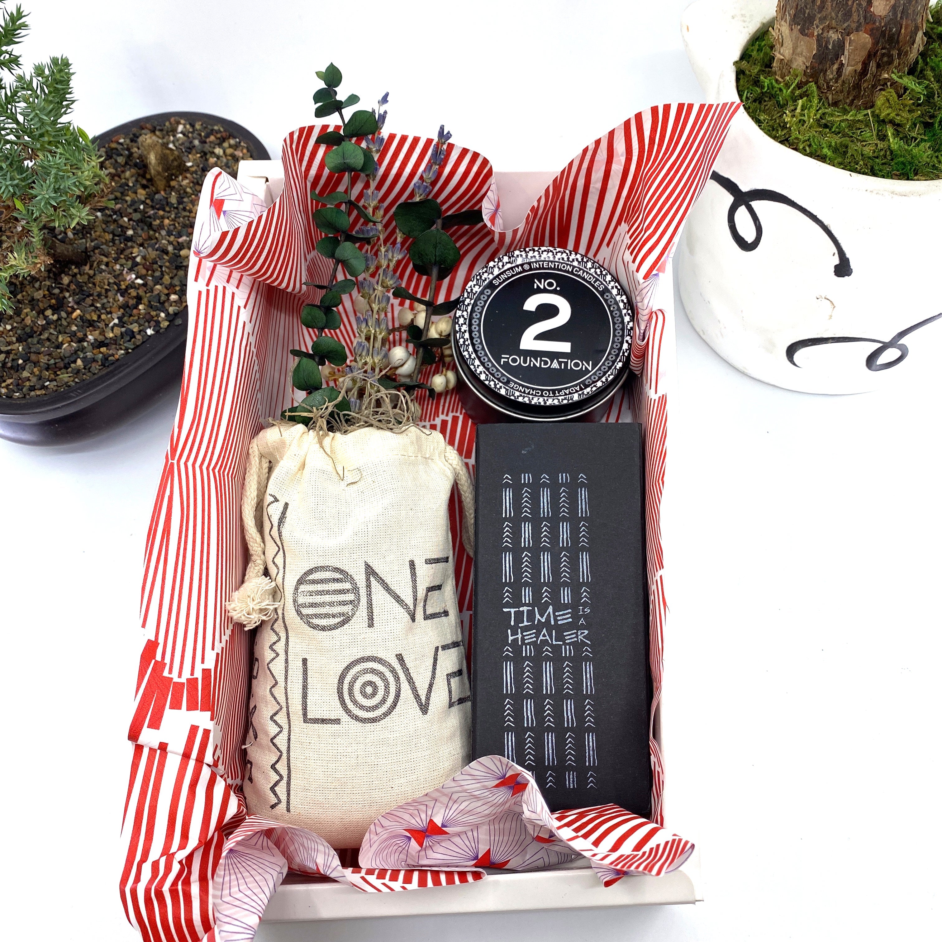 Words of Affirmation, One Love, Dried Flower Bouquet & Self-Care, Gift Set Sunsum® Words of Affirmation, One Love, Dried Flower Bouquet & Self-Care, Gift Set Sunsum®