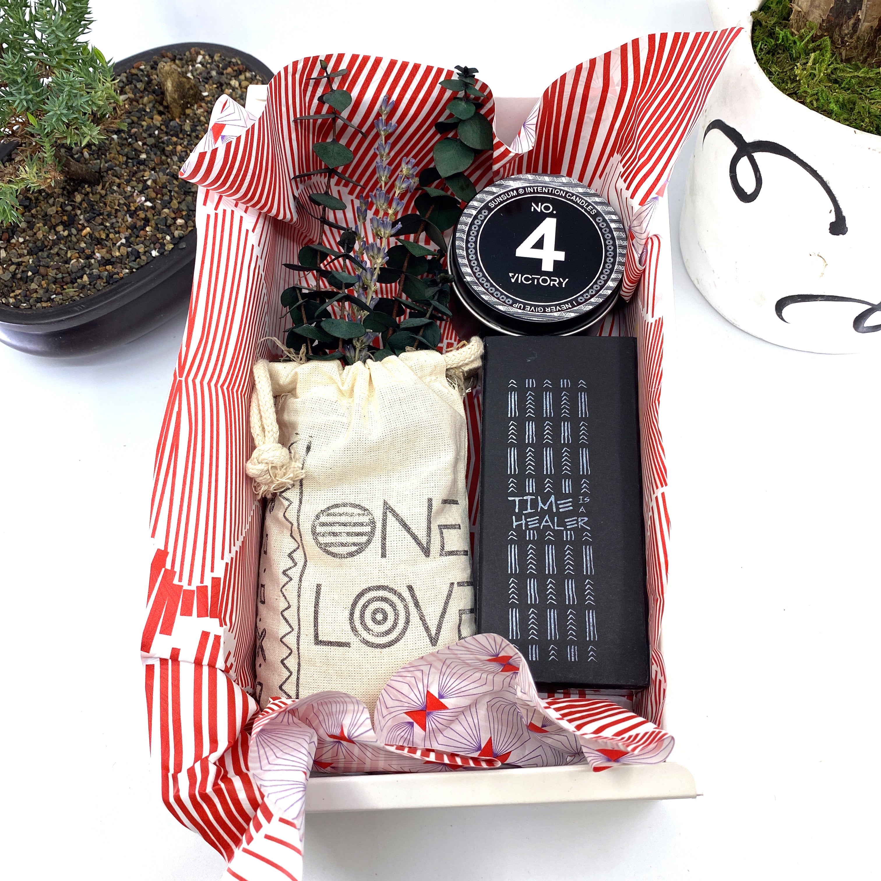 Words of Affirmation, One Love, Dried Flower Bouquet & Self-Care, Gift Set Sunsum® Words of Affirmation, One Love, Dried Flower Bouquet & Self-Care, Gift Set Sunsum®
