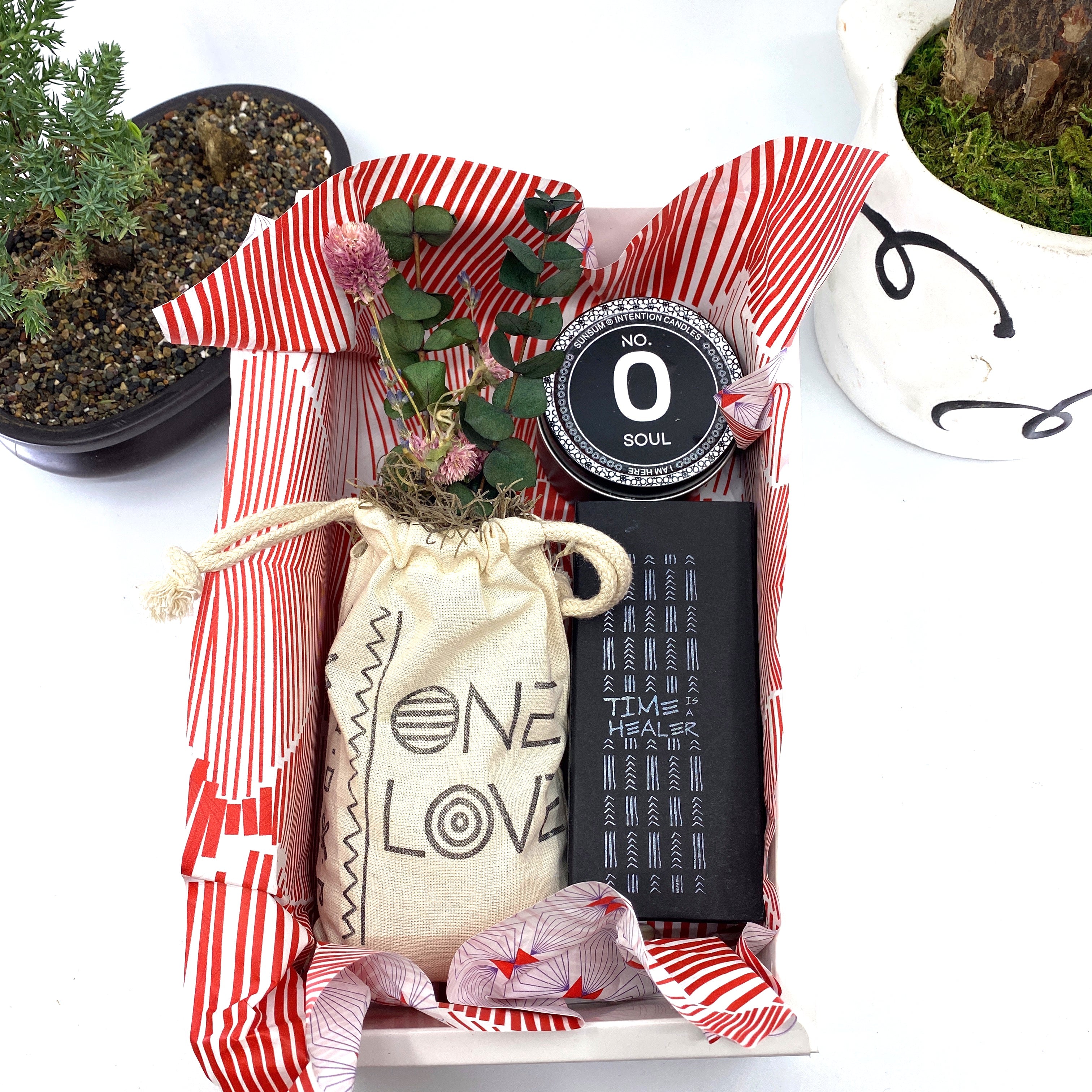 Words of Affirmation, One Love, Dried Flower Bouquet & Self-Care, Gift Set Sunsum® Words of Affirmation, One Love, Dried Flower Bouquet & Self-Care, Gift Set Sunsum®