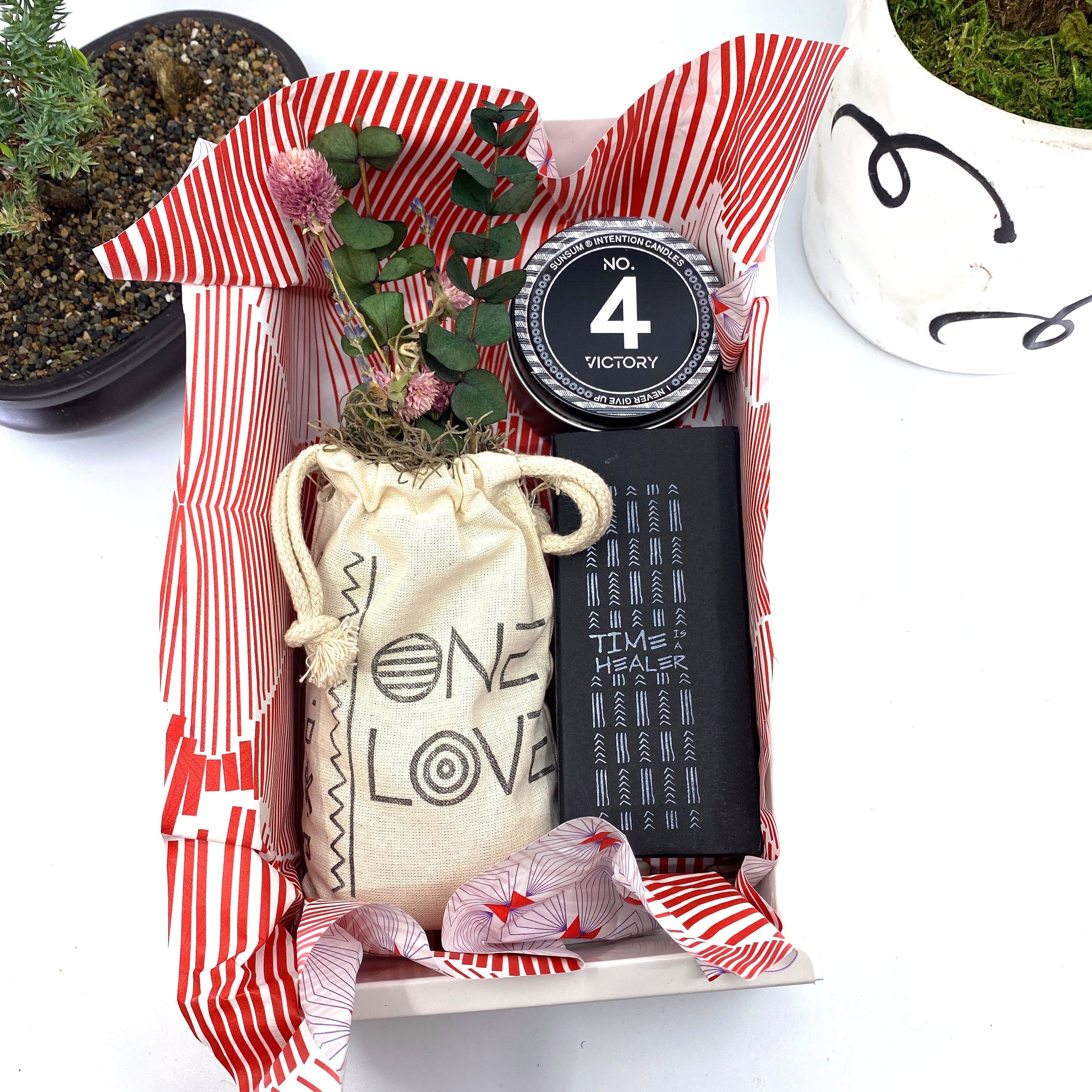 Words of Affirmation, One Love, Dried Flower Bouquet & Self-Care, Gift Set Sunsum® Words of Affirmation, One Love, Dried Flower Bouquet & Self-Care, Gift Set Sunsum®
