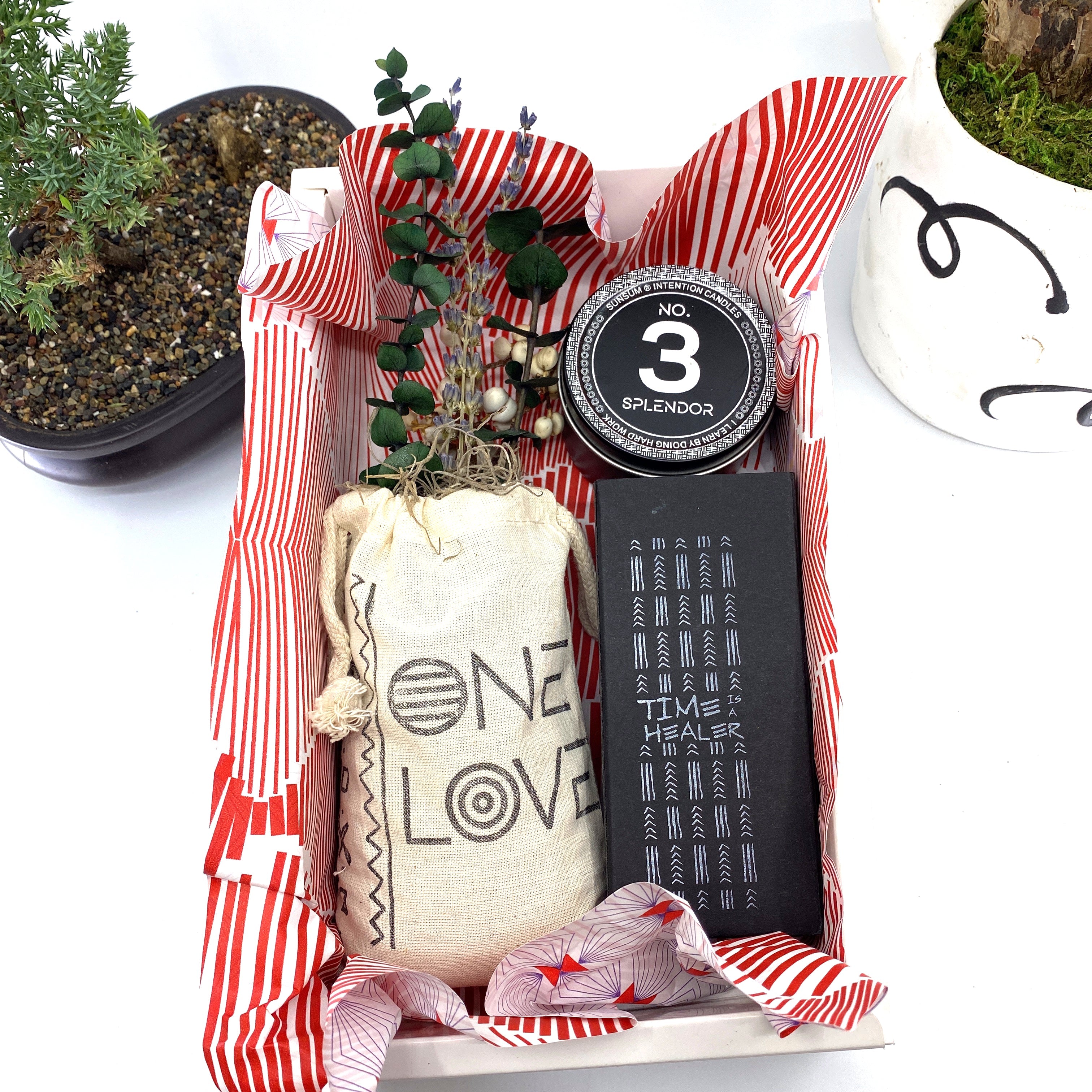 Words of Affirmation, One Love, Dried Flower Bouquet & Self-Care, Gift Set Sunsum® Words of Affirmation, One Love, Dried Flower Bouquet & Self-Care, Gift Set Sunsum®