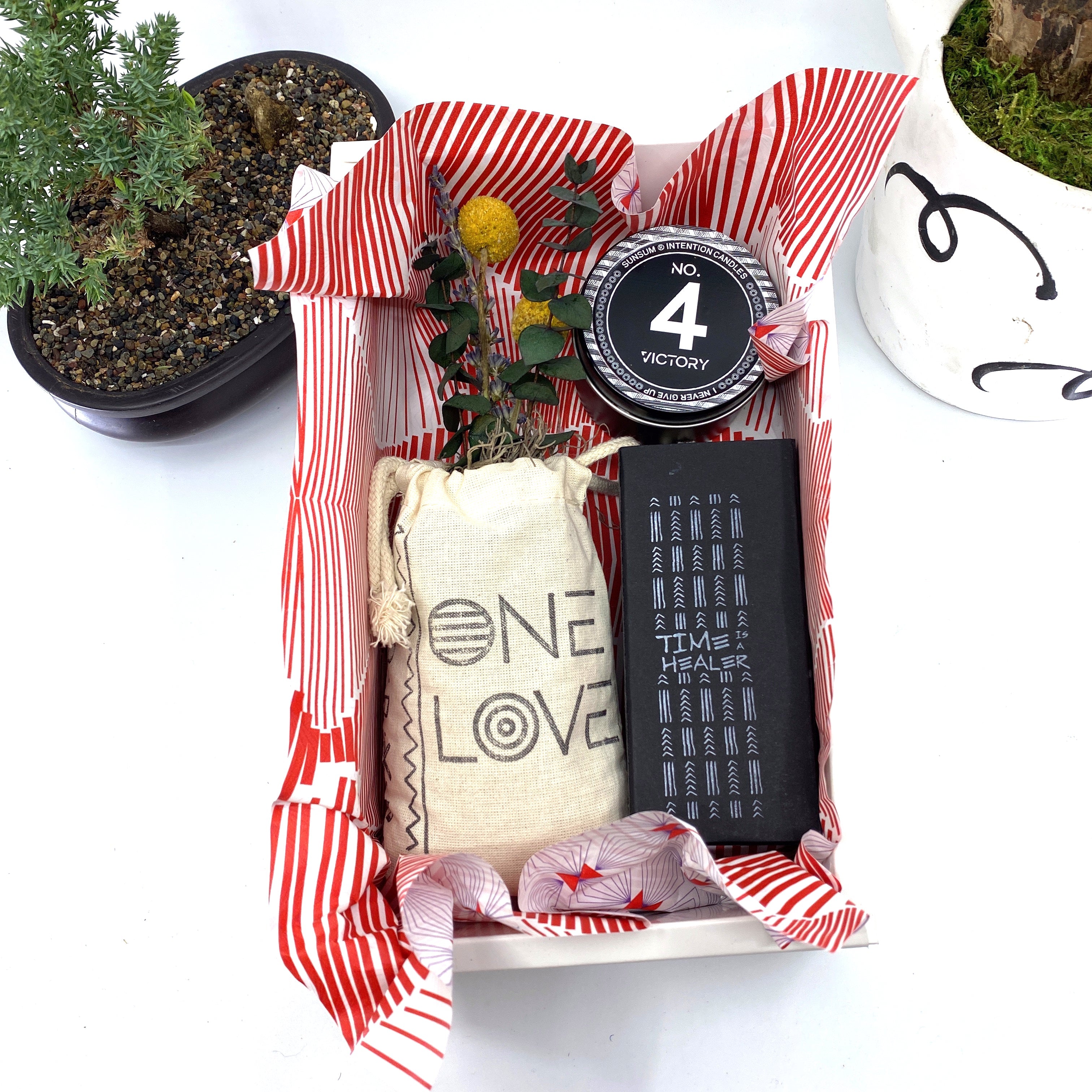 Words of Affirmation, One Love, Dried Flower Bouquet & Self-Care, Gift Set Sunsum® Words of Affirmation, One Love, Dried Flower Bouquet & Self-Care, Gift Set Sunsum®
