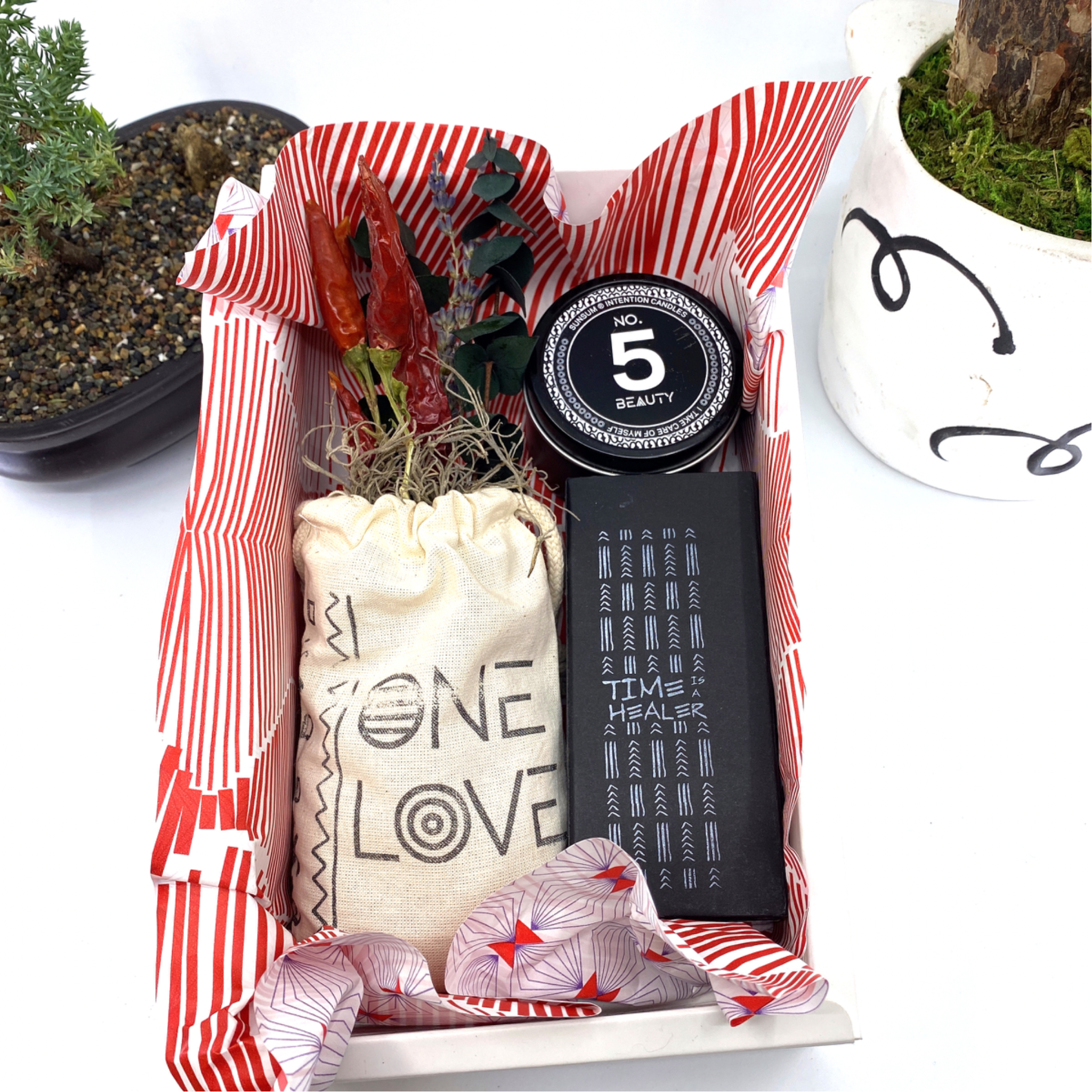 Words of Affirmation, One Love, Dried Flower Bouquet & Self-Care, Gift Set Sunsum® Words of Affirmation, One Love, Dried Flower Bouquet & Self-Care, Gift Set Sunsum®