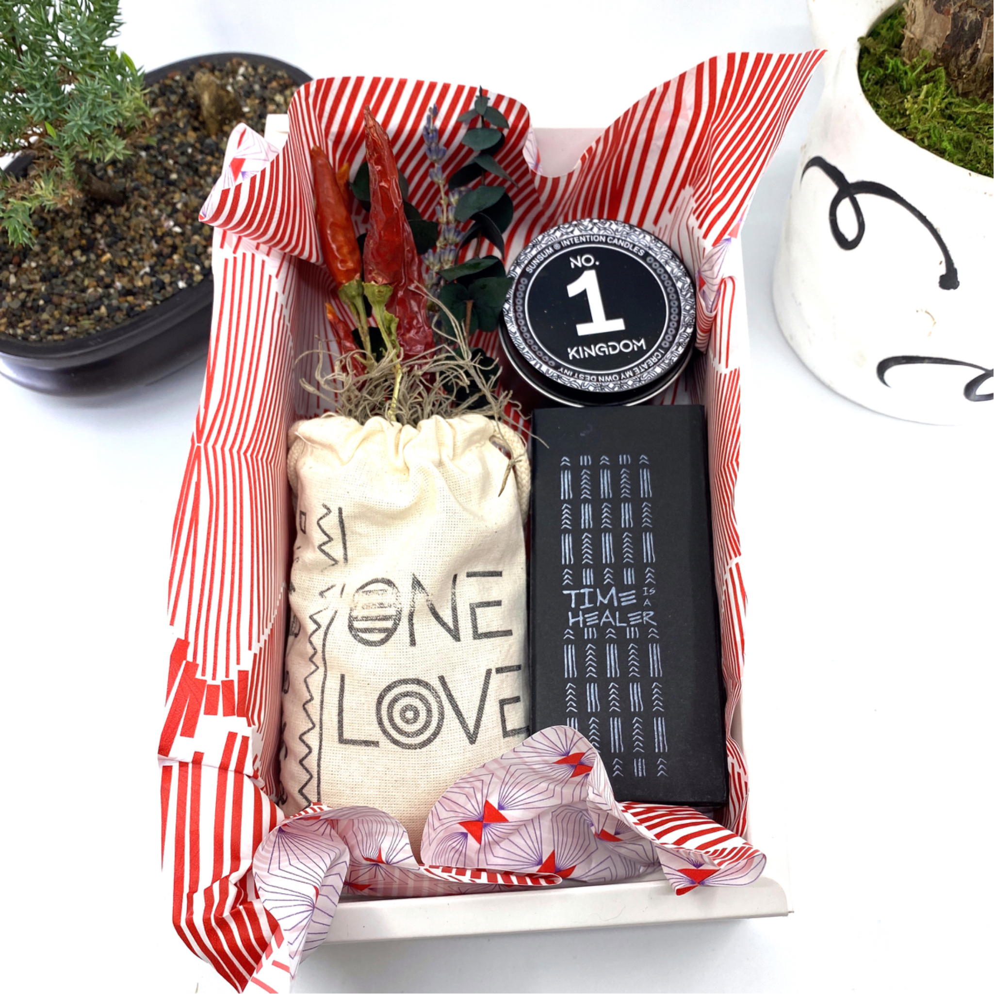 Words of Affirmation, One Love, Dried Flower Bouquet & Self-Care, Gift Set Sunsum® Words of Affirmation, One Love, Dried Flower Bouquet & Self-Care, Gift Set Sunsum®