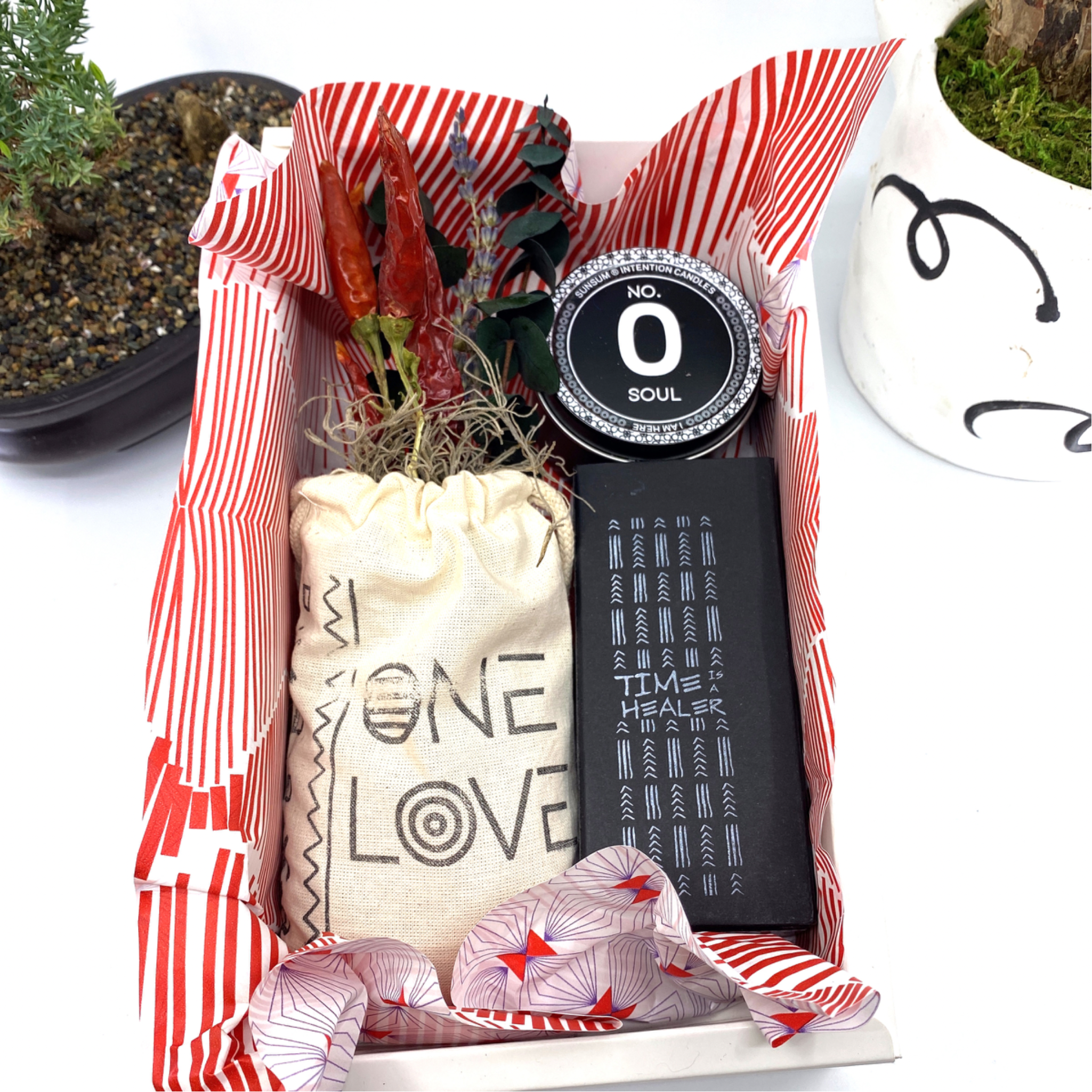 Words of Affirmation, One Love, Dried Flower Bouquet & Self-Care, Gift Set Sunsum® Words of Affirmation, One Love, Dried Flower Bouquet & Self-Care, Gift Set Sunsum®