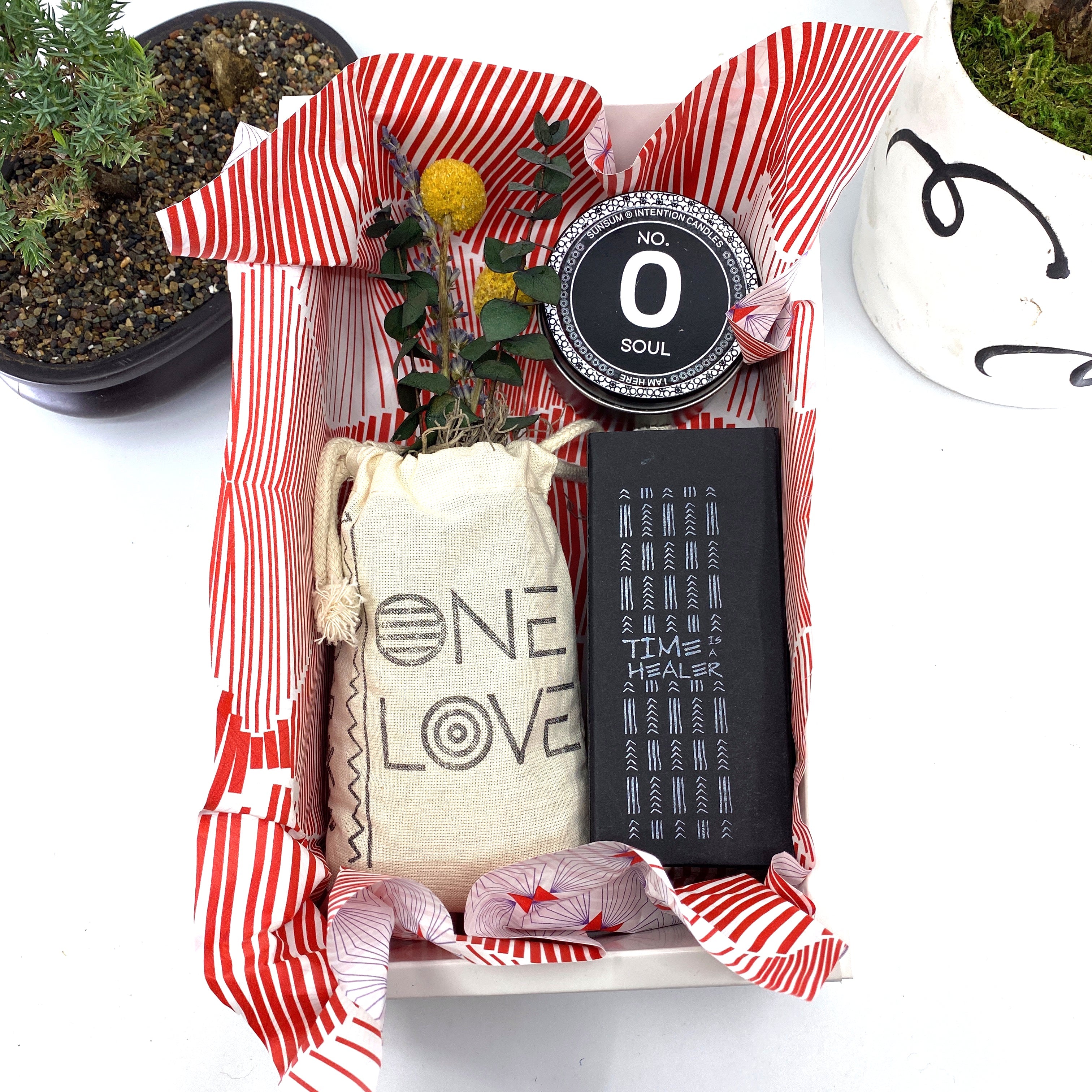 Words of Affirmation, One Love, Dried Flower Bouquet & Self-Care, Gift Set Sunsum® Words of Affirmation, One Love, Dried Flower Bouquet & Self-Care, Gift Set Sunsum®