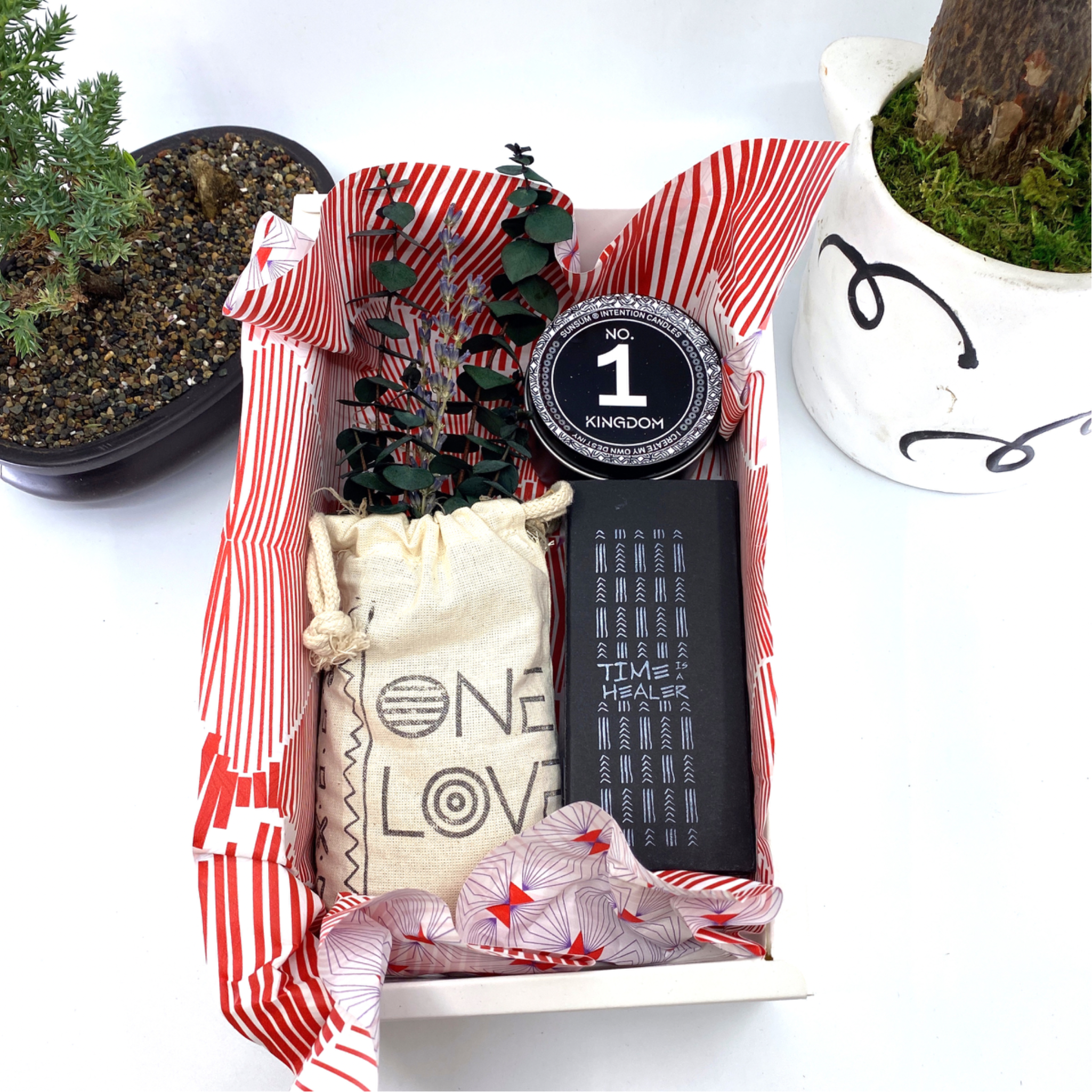 Words of Affirmation, One Love, Dried Flower Bouquet & Self-Care, Gift Set Sunsum®