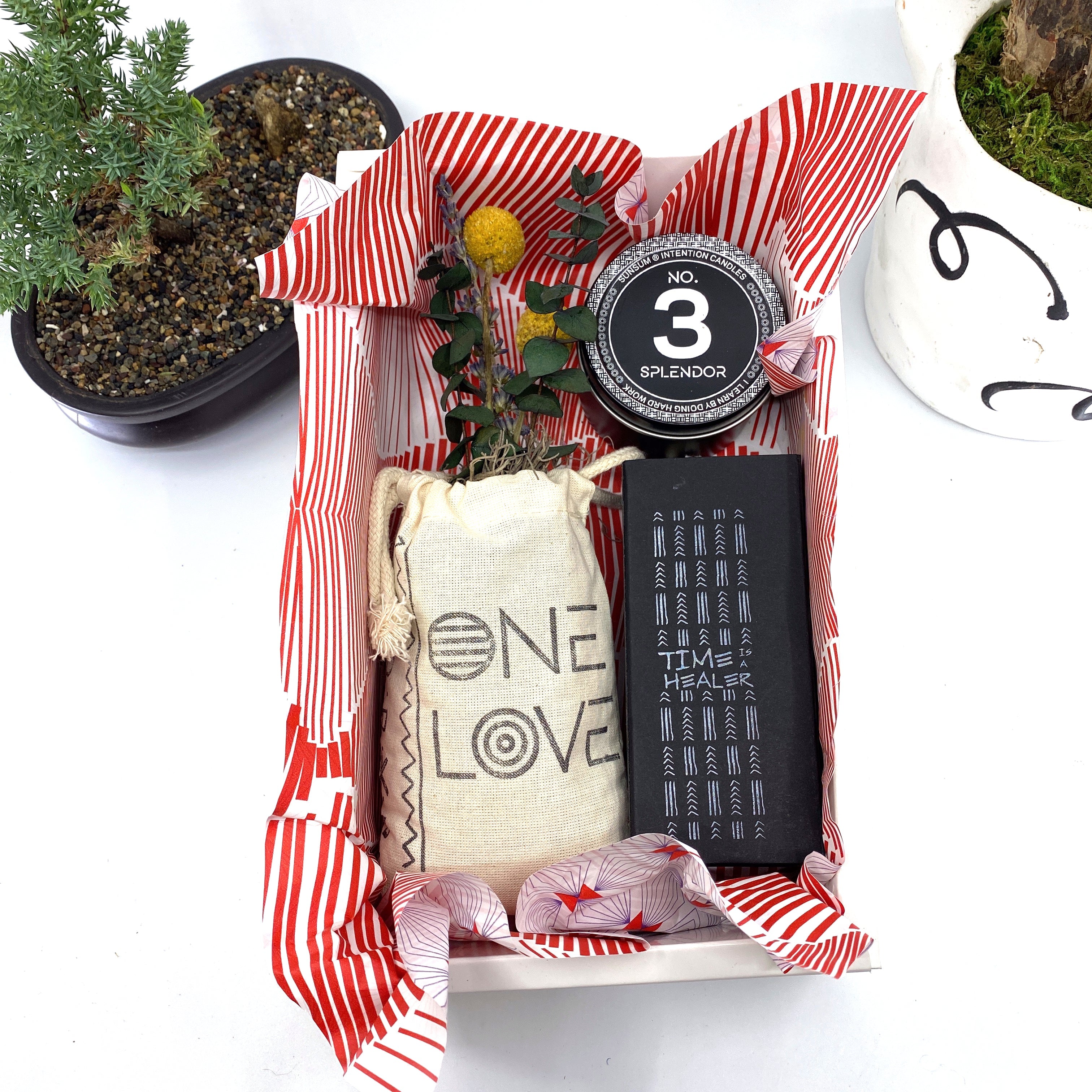 Words of Affirmation, One Love, Dried Flower Bouquet & Self-Care, Gift Set Sunsum®