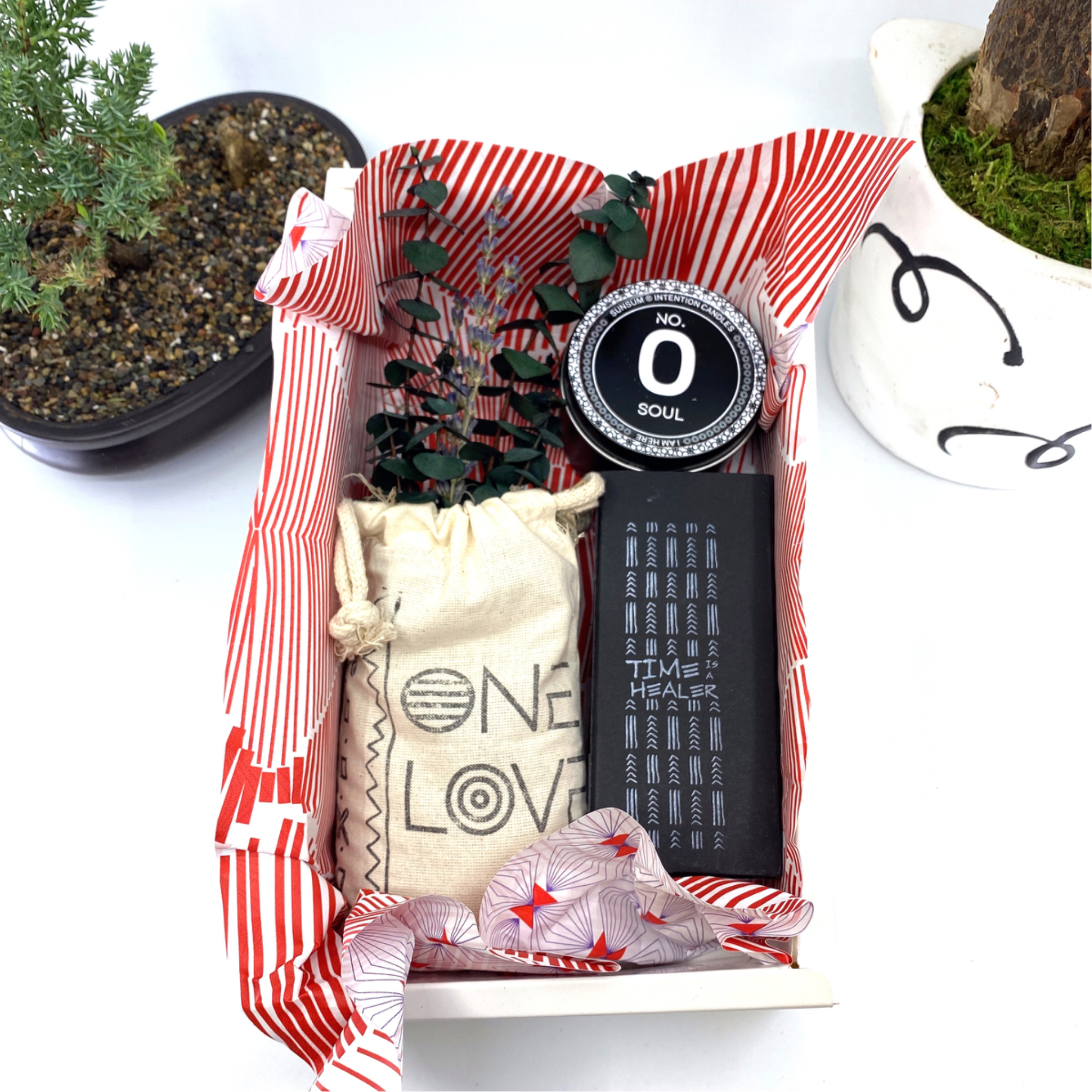 Words of Affirmation, One Love, Dried Flower Bouquet & Self-Care, Gift Set Sunsum®