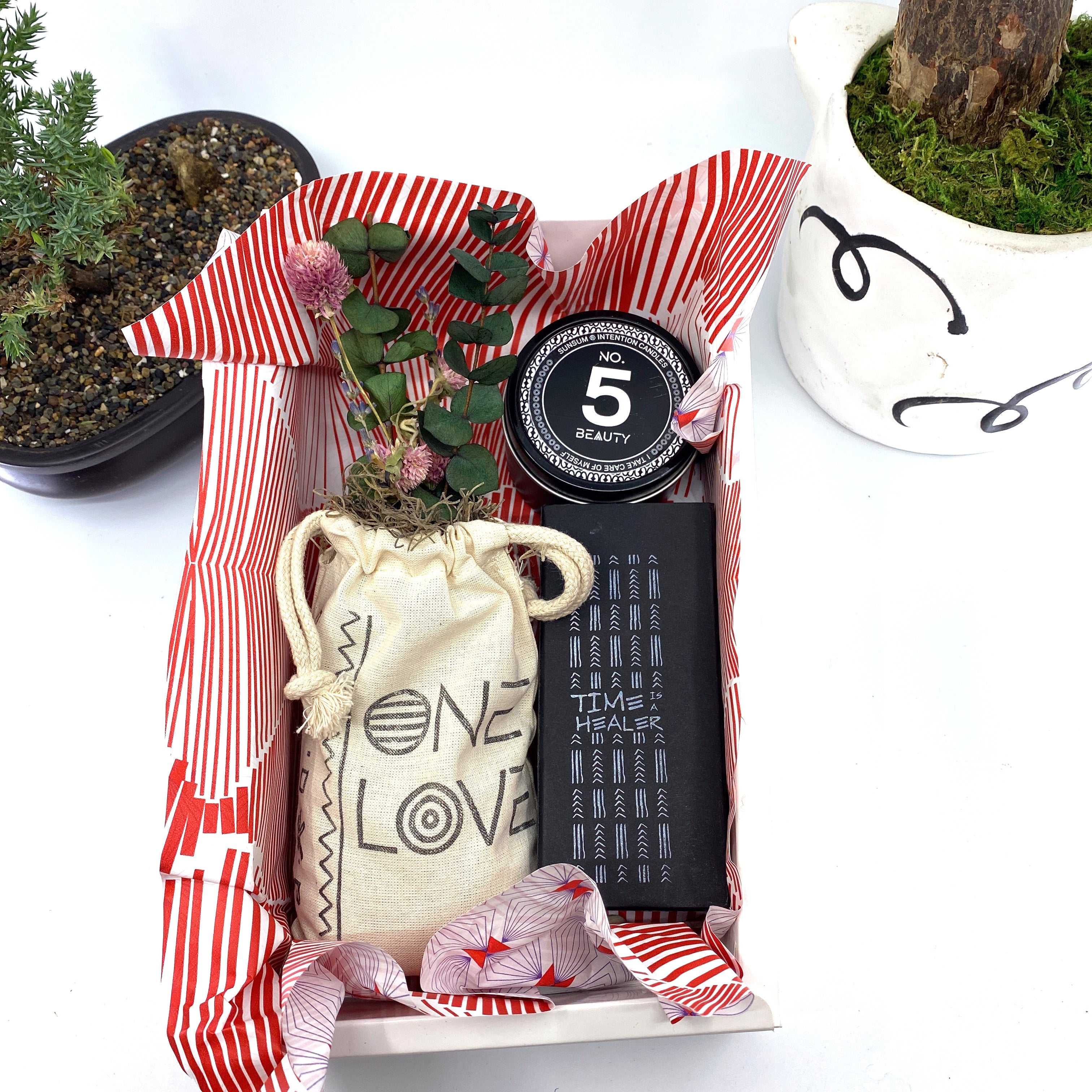 Words of Affirmation, One Love, Dried Flower Bouquet & Self-Care, Gift Set Sunsum®